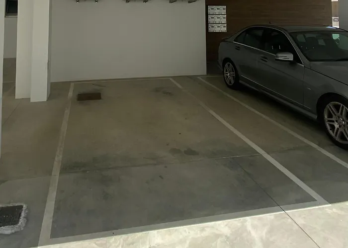 Modern 2br Near Unic & Engomi Mall *