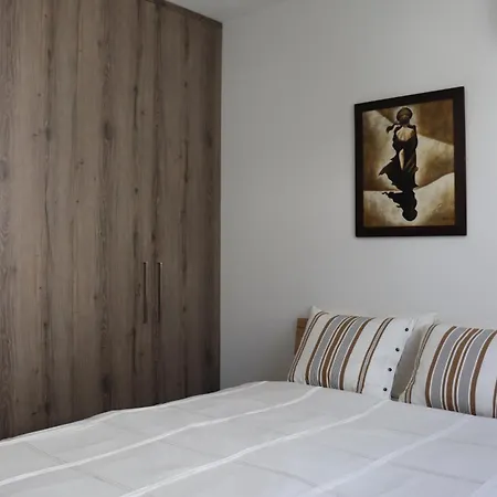 Spacious And Sleek In Engomi Lakatamia