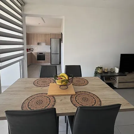شقة Modern 2br Near Unic & Engomi Mall Lakatamia